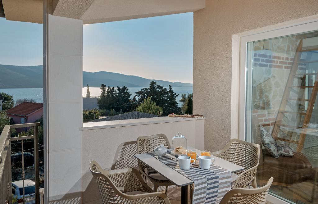 Arka Trogir Apartments - Seget Vranjica Exterior photo