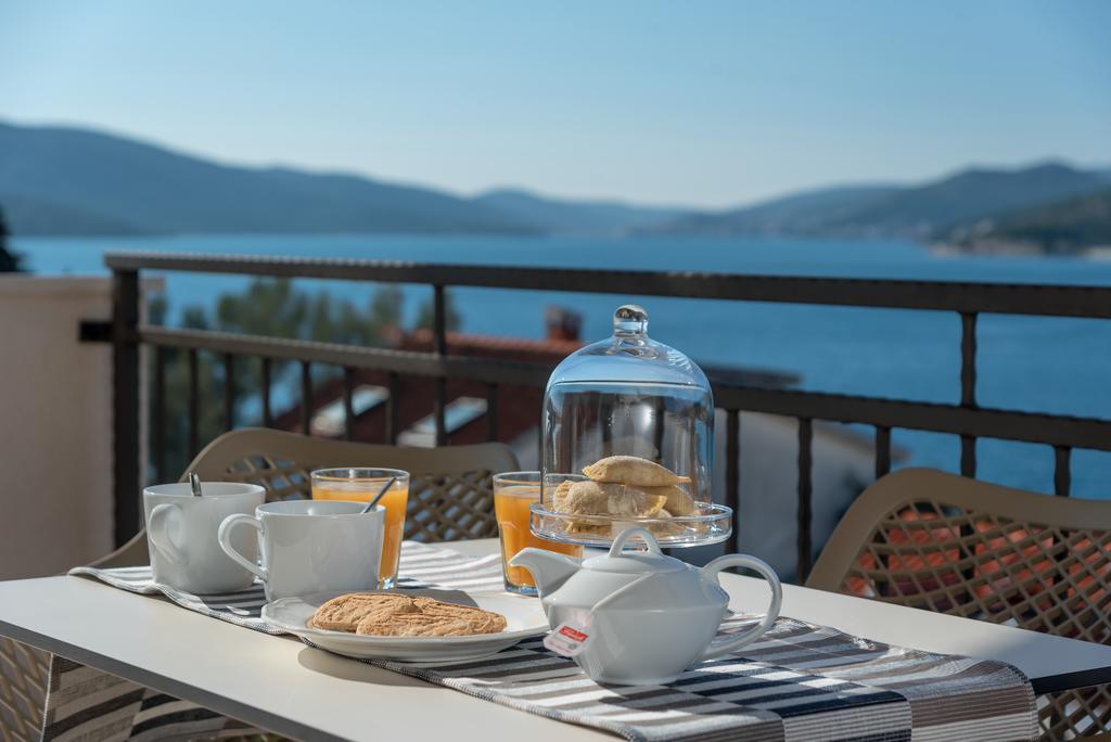 Arka Trogir Apartments - Seget Vranjica Exterior photo