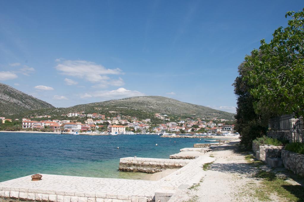 Arka Trogir Apartments - Seget Vranjica Exterior photo