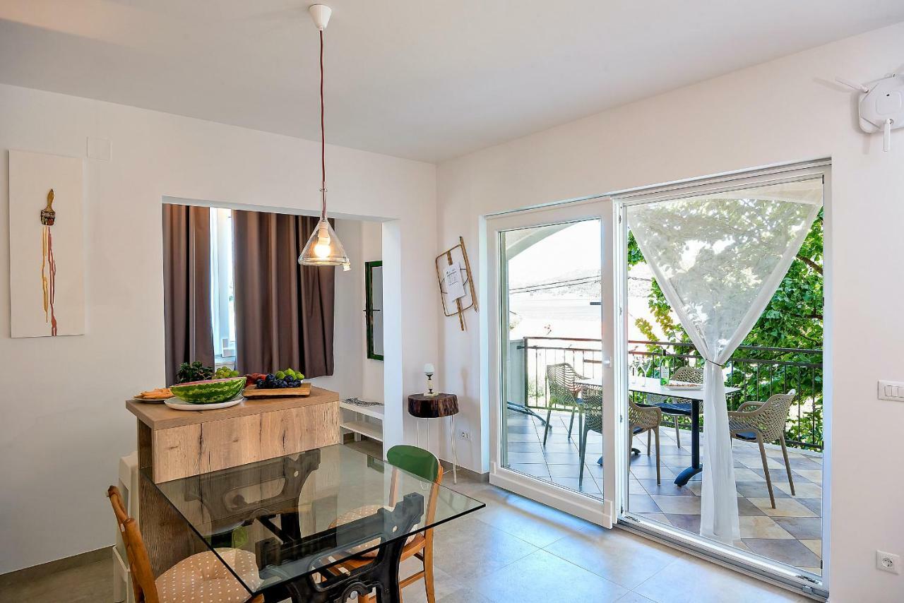 Arka Trogir Apartments - Seget Vranjica Exterior photo